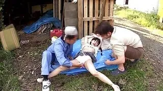 Трахали и ласкали пальцами возле сарая.