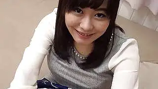 亚洲少女18岁第一次在日本无码JAV选角中被年长男子内射