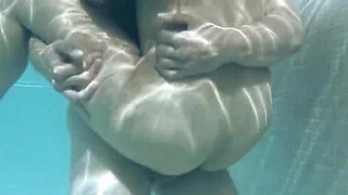 亚洲熟女让男人放松