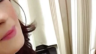 ¡Milf asiática Maxine X y la ardiente Janessa Jordan follan coño y culo!
