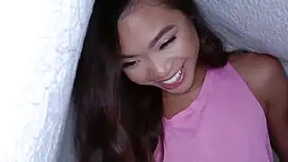 Ich ficke meine süße asiatische Stiefschwester – Vina Sky & Johnny Love